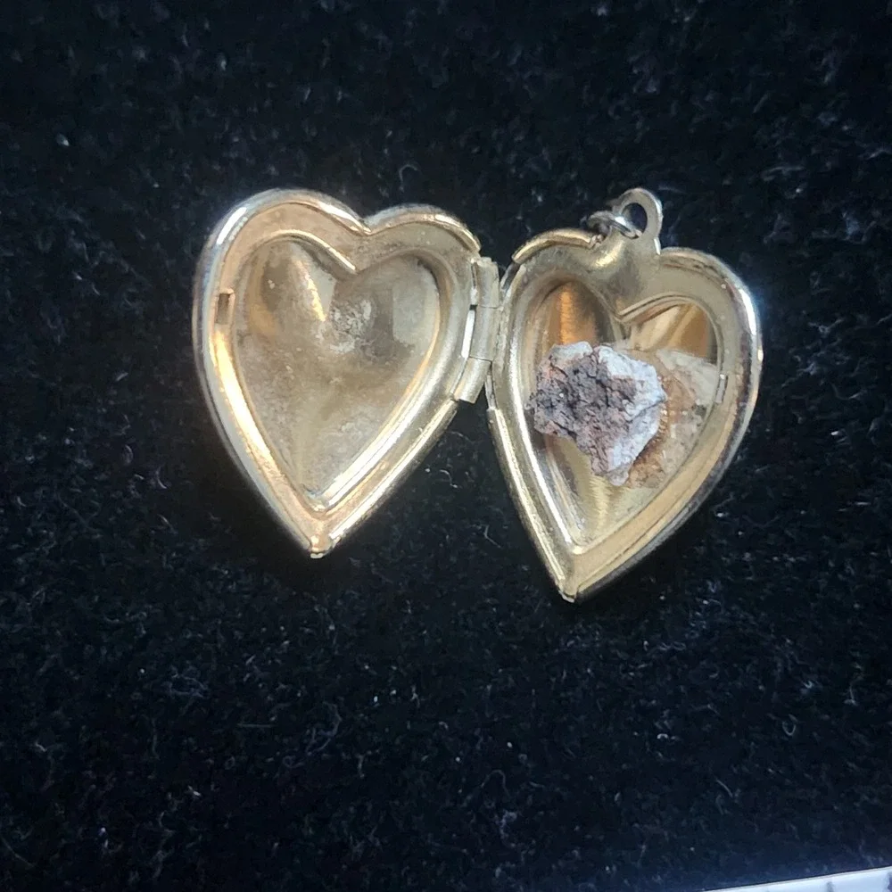 N/A vintage heart