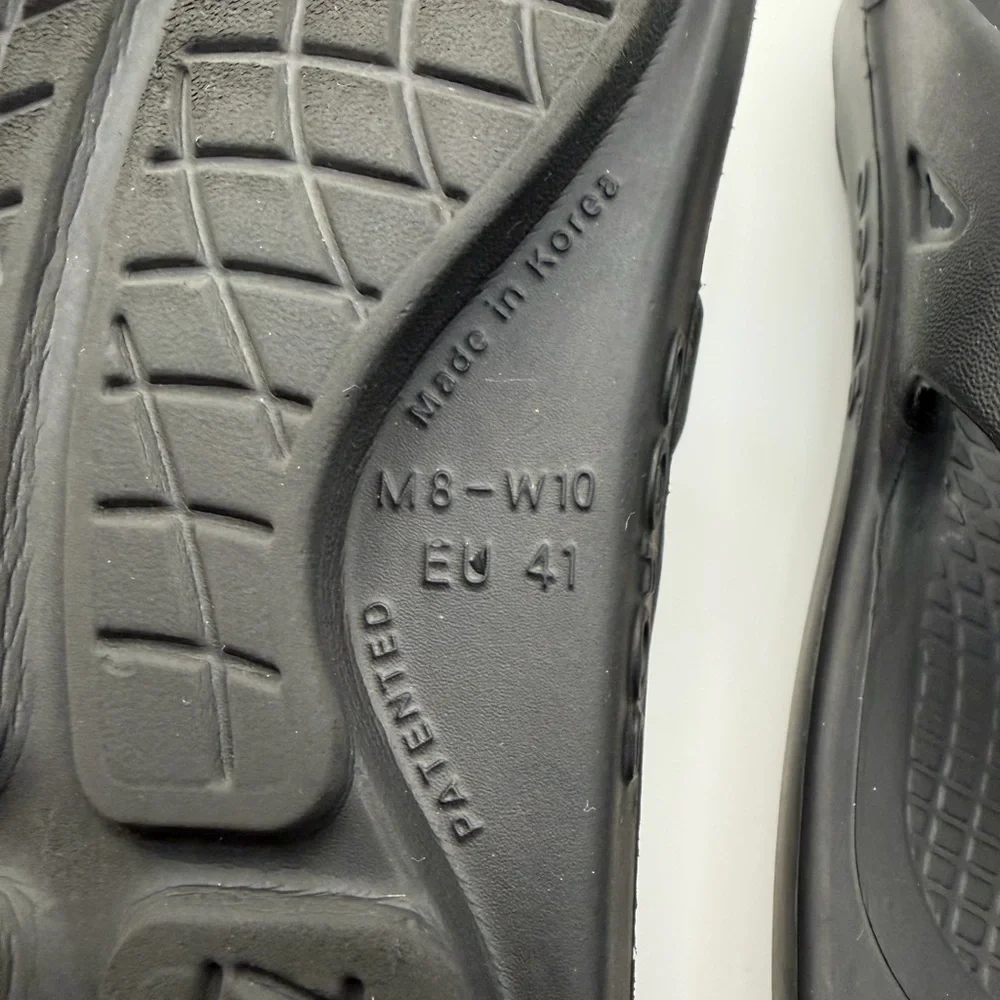 OOFOS Adults' OOriginal‎ Recovery Black Flip Flop Sandals Men’s 8 / Women’s 10