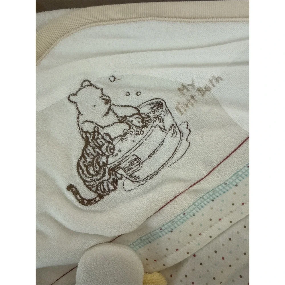 Disney Classic Winnie‎ the Pooh Hooded Towel & Washcloths Cotton Gift Set NOS