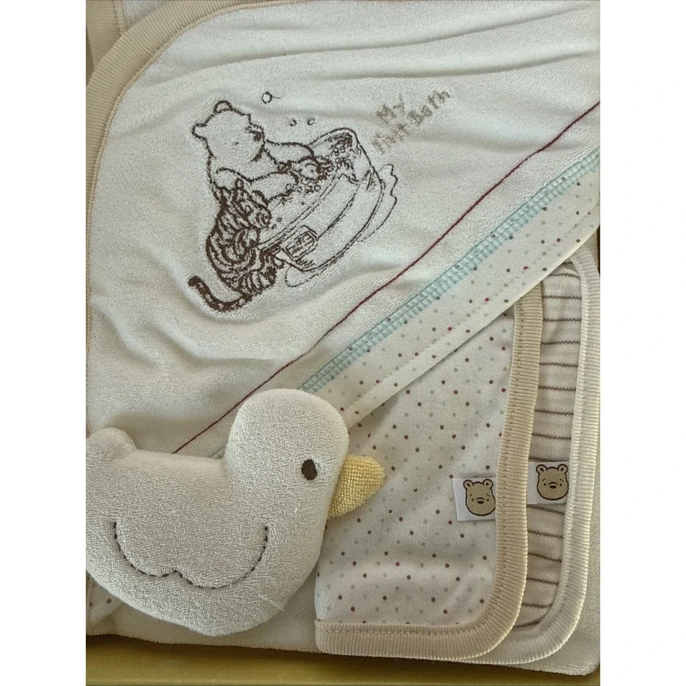 Disney Classic Winnie‎ the Pooh Hooded Towel & Washcloths Cotton Gift Set NOS