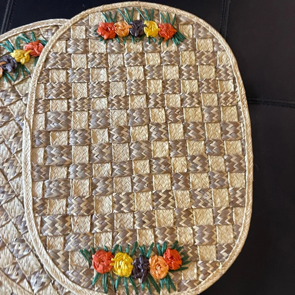 N/A rattan table