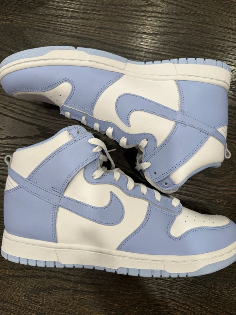 Nike Dunk High Athletic Basketball Shoe Women’s size 11 white blue