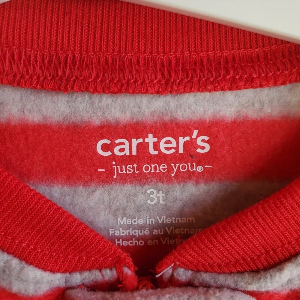 Carters features little