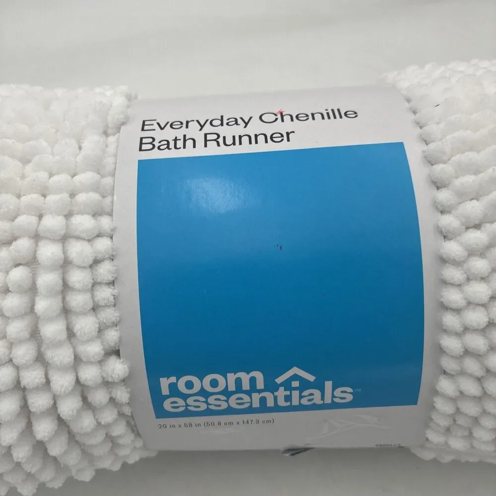 New Room Essentials White Chenille Bath Runner 20 x 58 in