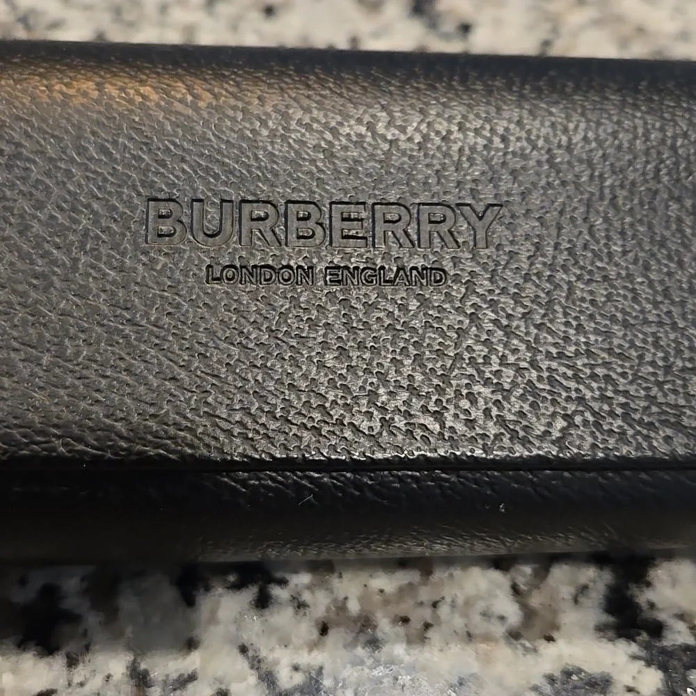 Burberry pre owned