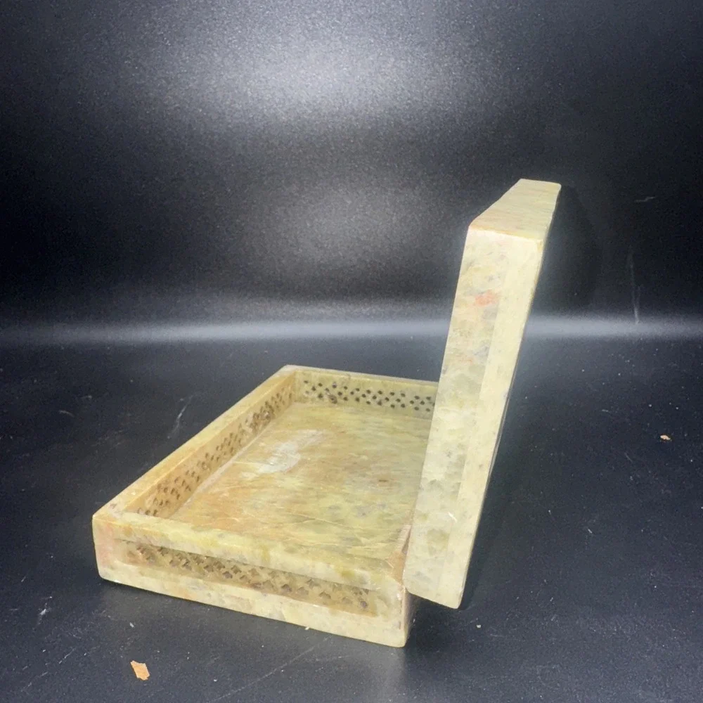 Vintage Soapstone Trinket Box Floral Inlay Made With‎ Mother-of-Pear - Indial