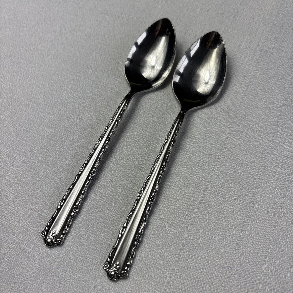 Oneida Cherie Teaspoons - Set of 2 Deluxe‎ Stainless READ DESCRIPTION