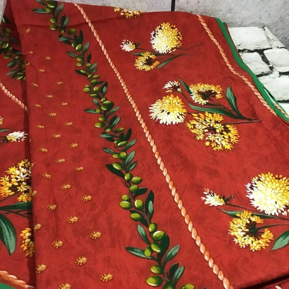 N/A tablecloth red