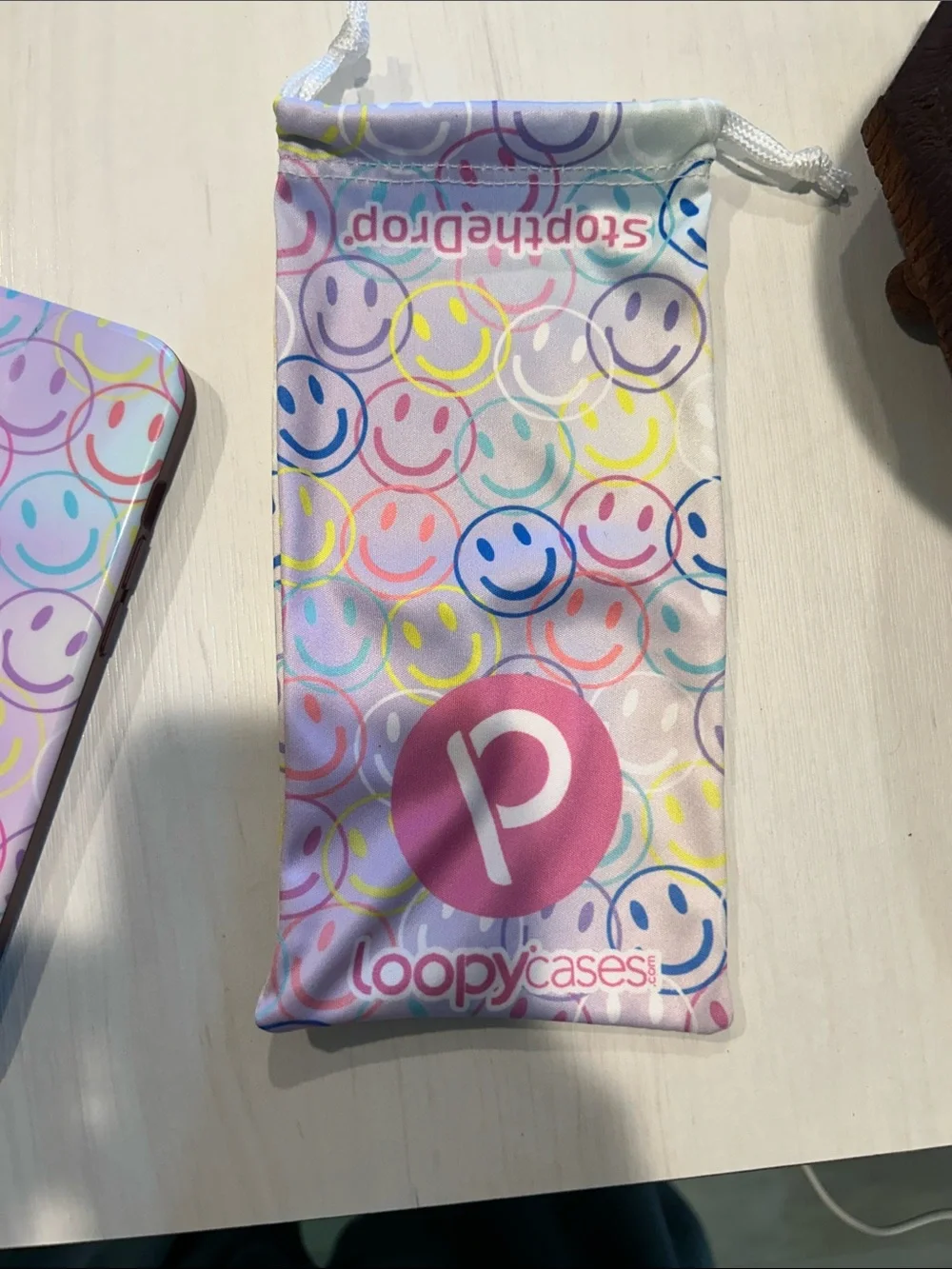 Loopy Case vibrant pink