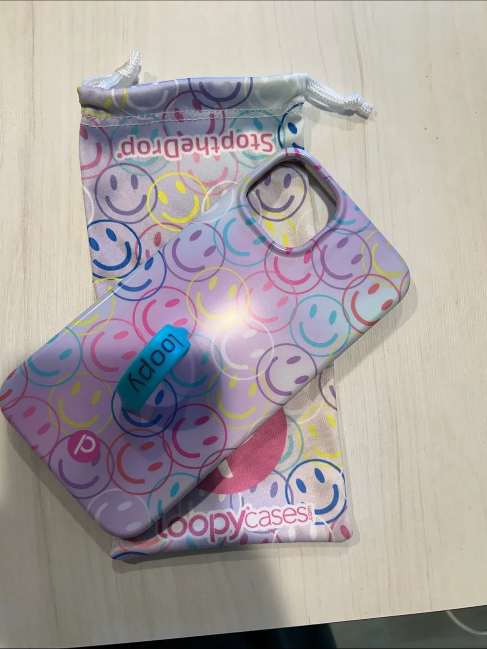 Loopy Case vibrant pink