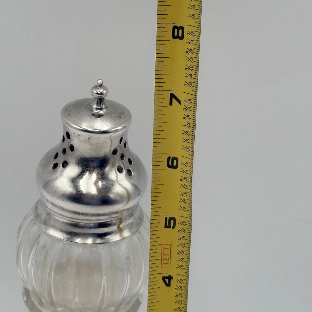 Lady Primrose's Dusting Silk 3 oz Shaker Diamond Cut Vanity Dressing Table