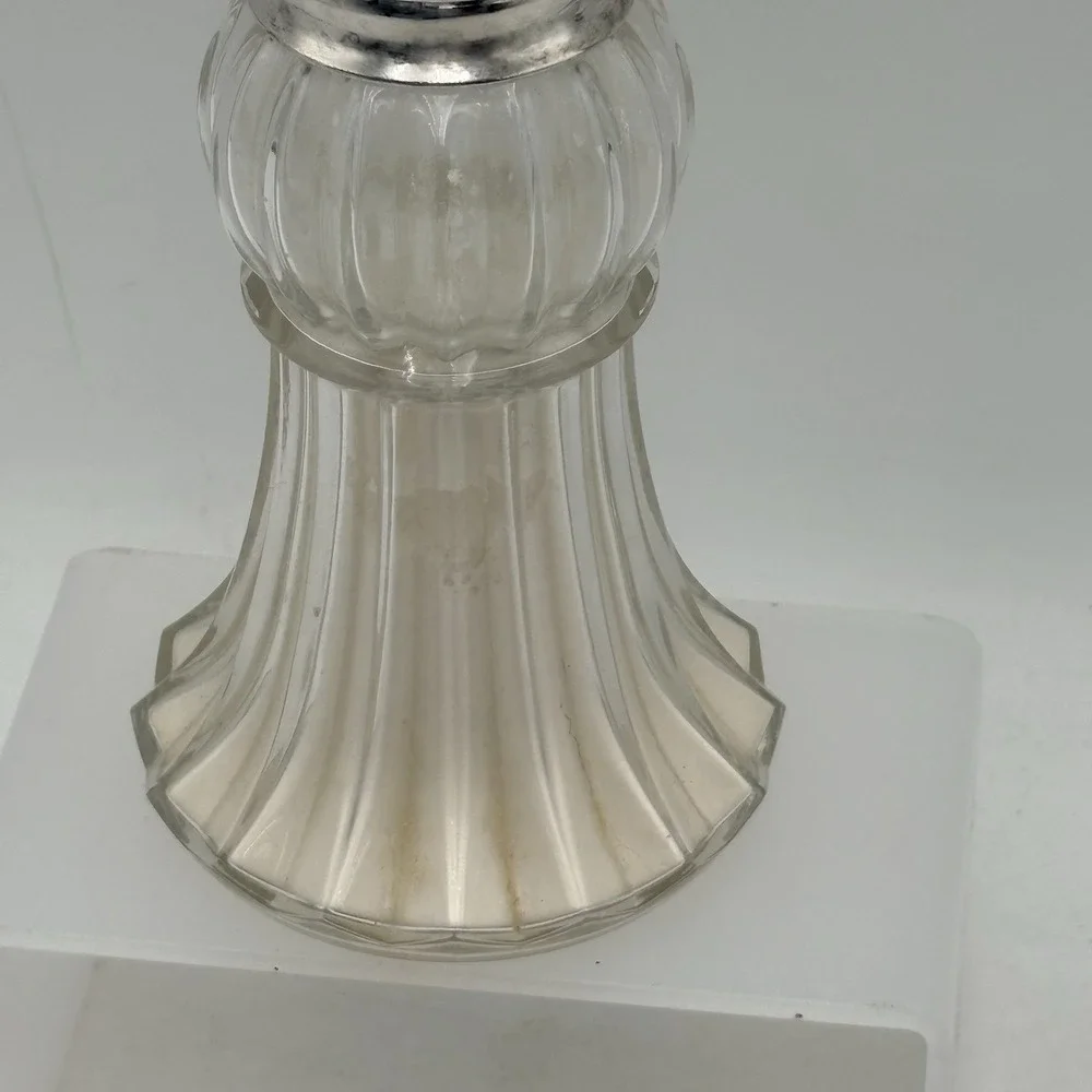 Lady Primrose's Dusting Silk 3 oz Shaker Diamond Cut Vanity Dressing Table