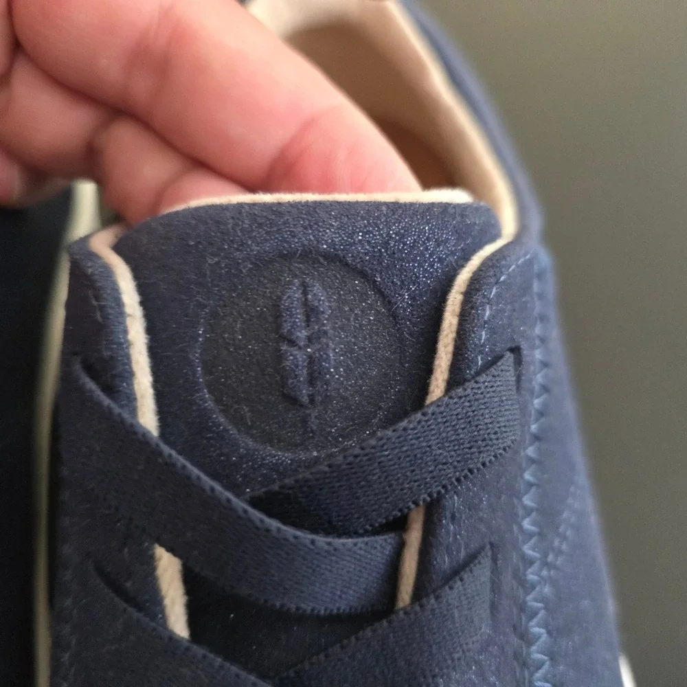 REVITALIGN sneakers making support