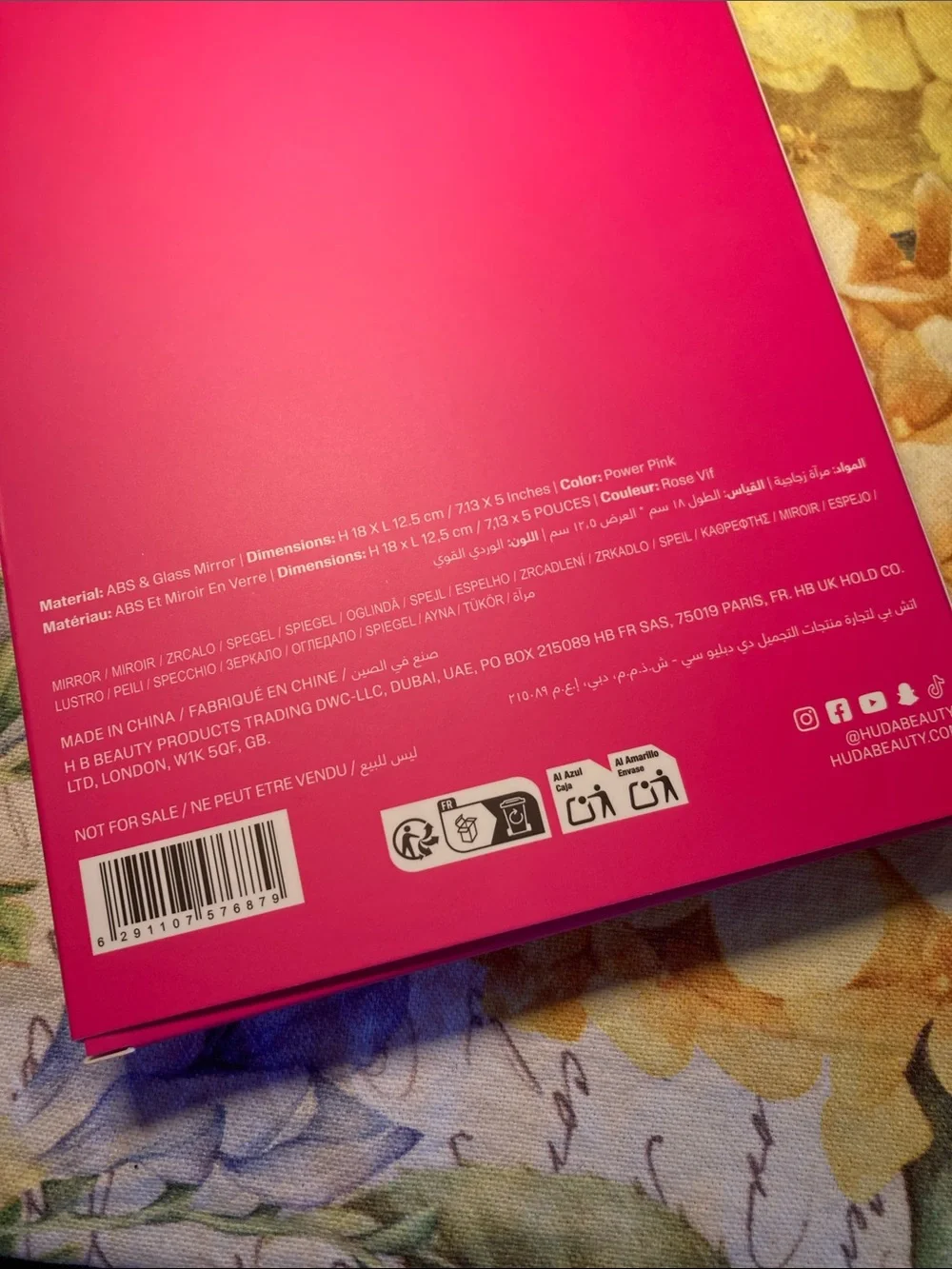 HUDA BEAUTY Handheld Mirror Bright Pink BNIB