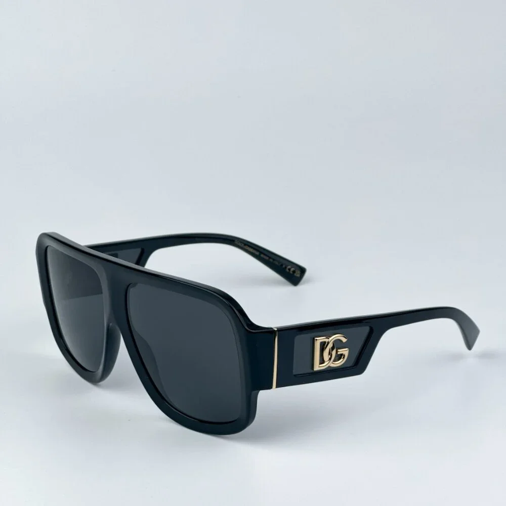 Dolce & Gabbana reposhing this
