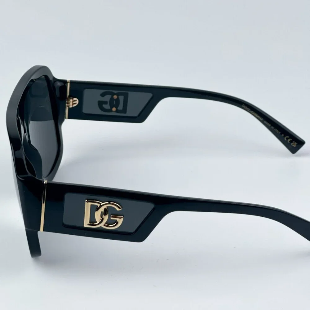 Dolce & Gabbana reposhing this