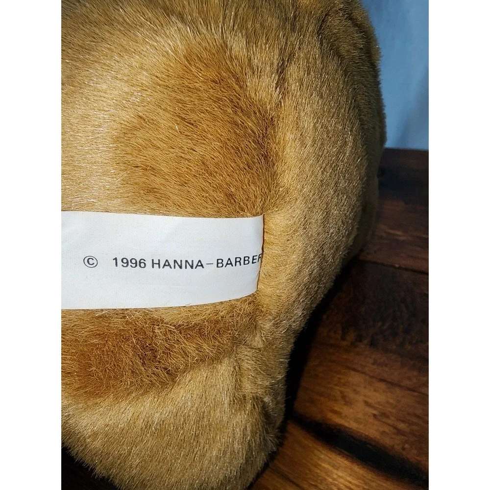 Hannah Banana vintage yogi