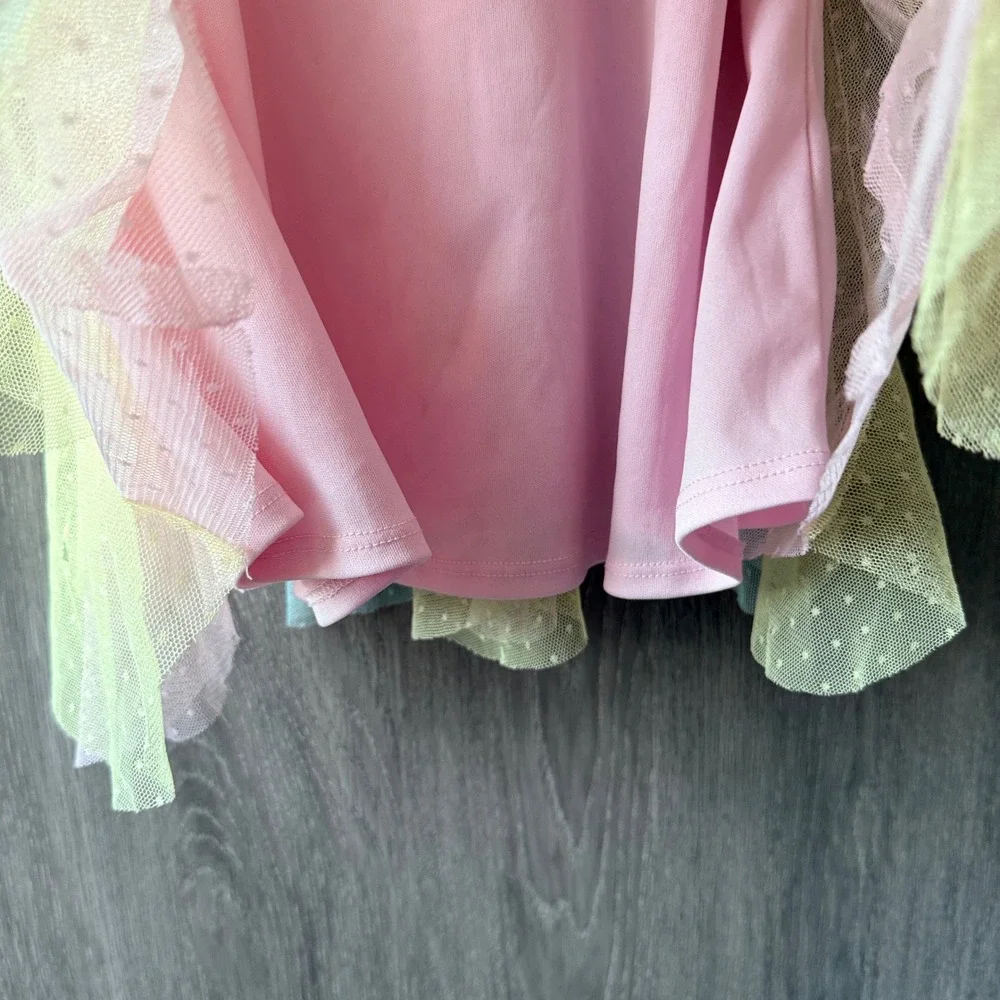 Tahari details brand