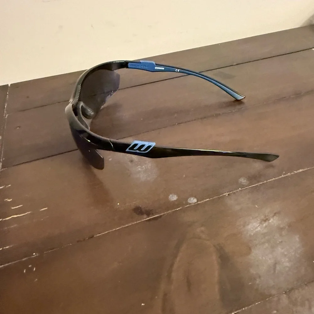 Worth FP9 Blue Mirror Wrap Sunglasses – Black/Blue Sports Style