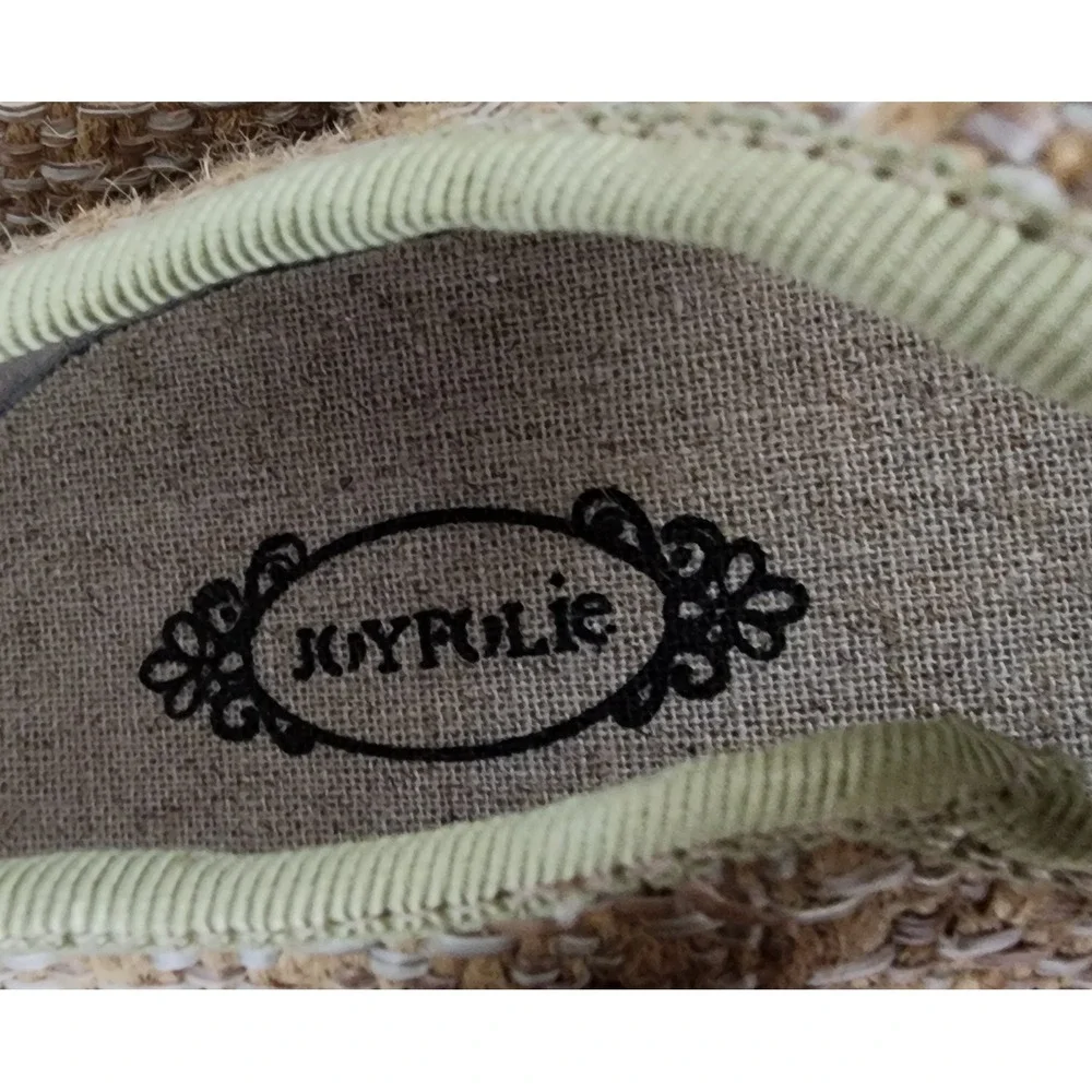 Joyfolie embroidery closure