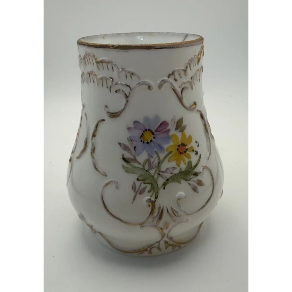 🤍🌸✨ Antique Victorian Milk Glass Vase – Floral Design w/ Gold Gilding ✨🌸🤍