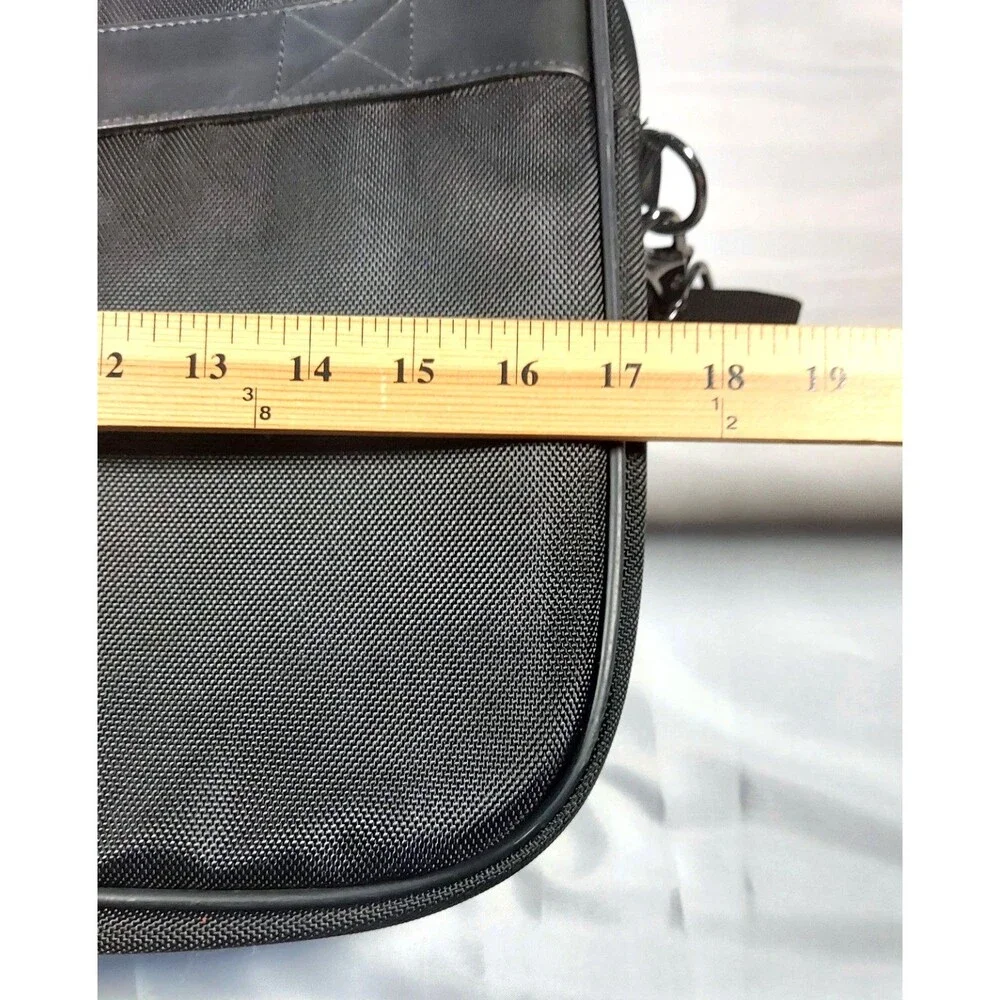 Kenneth Cole Reaction EZ Scan Black Laptop Messenger Bag Carry On Briefcase