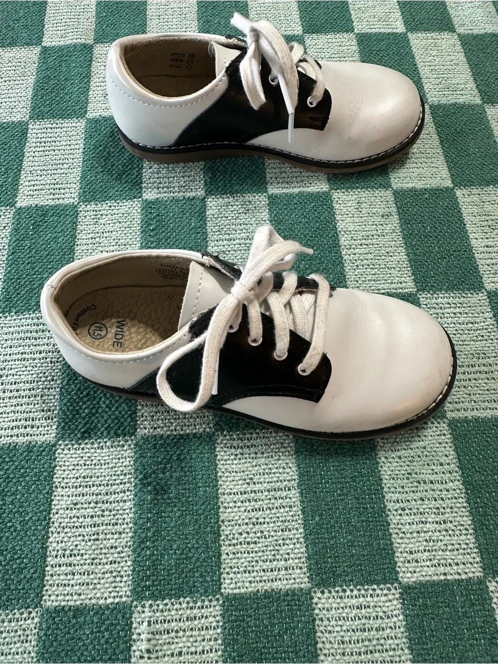 Footmates Cheer Saddle Oxford Shoes Boys Size 11.5 wide