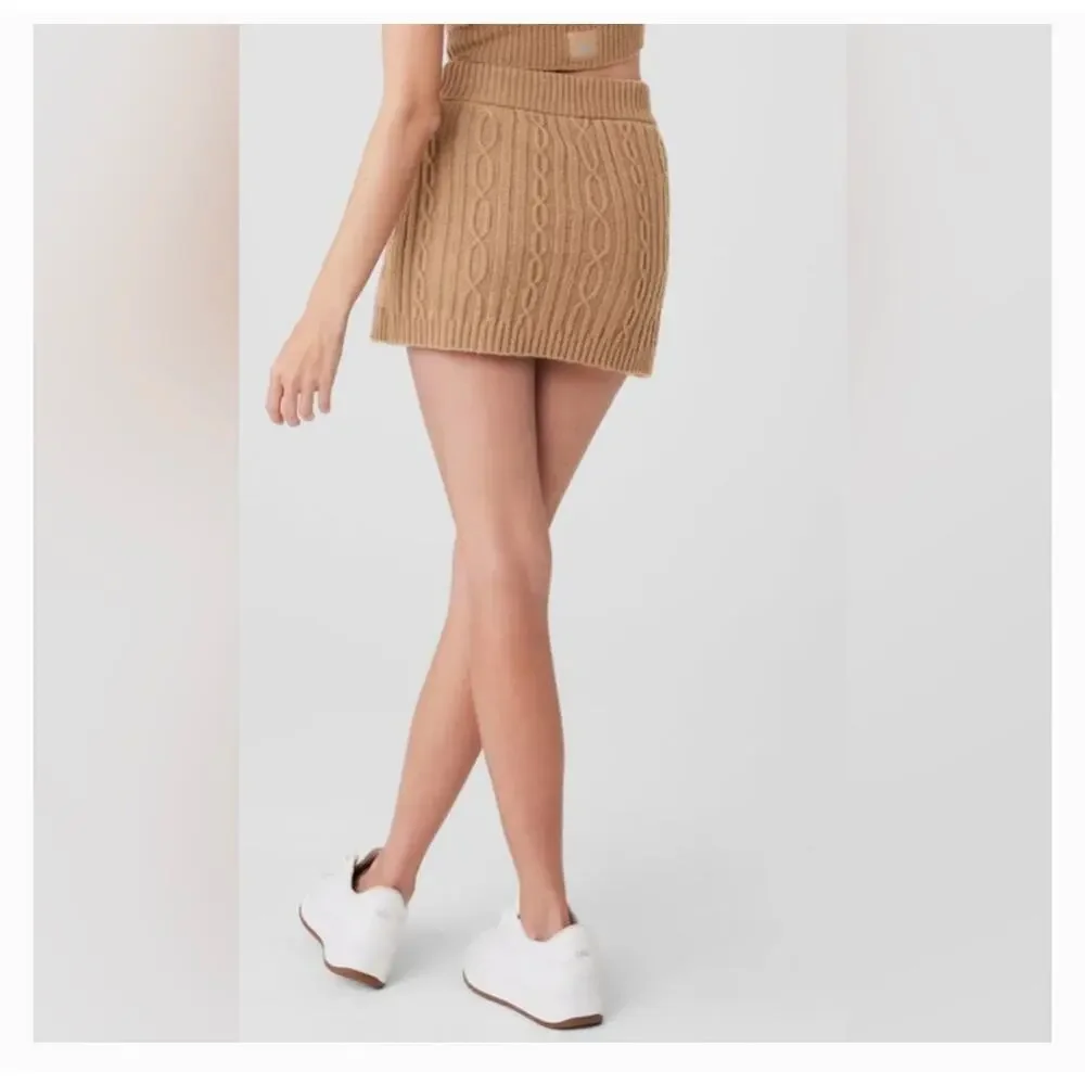 Alo Yoga Cable Knit Winter Bliss Matching Set Size Small/Medium Toasted Almond