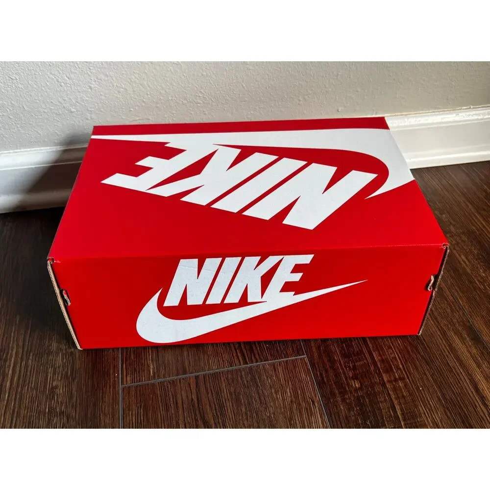 Nike empty shoe