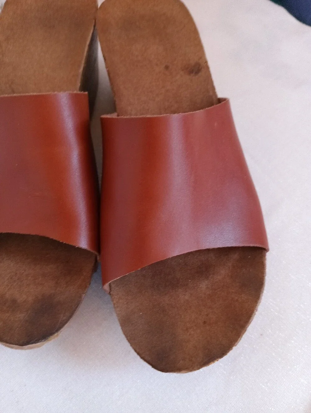 N/A comfortable brown