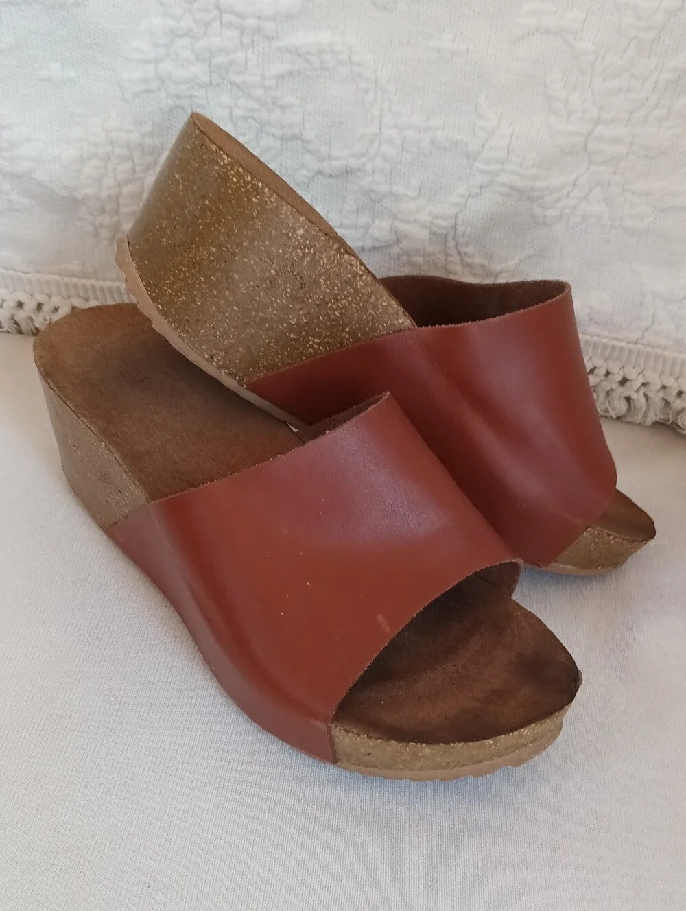 N/A comfortable brown