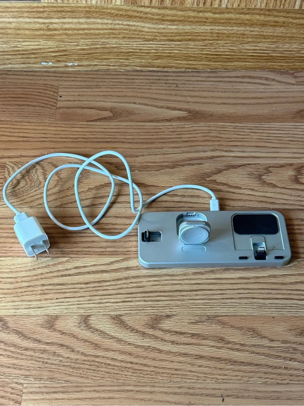 3-in-1 foldable charging station compatible with iPhones, Apple Watches,AirPods.