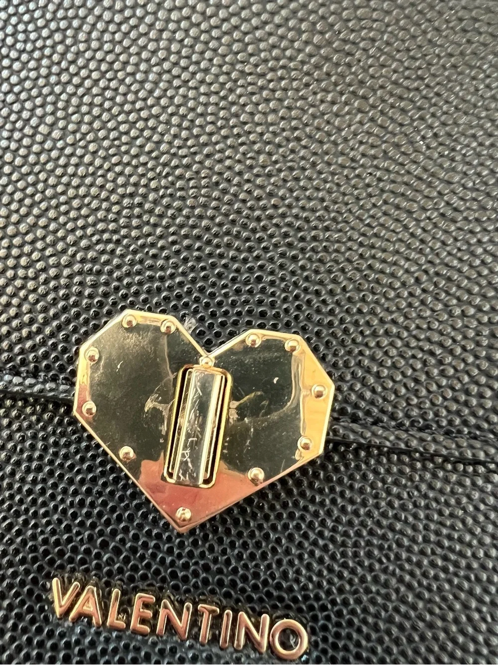 Valentino nwt there