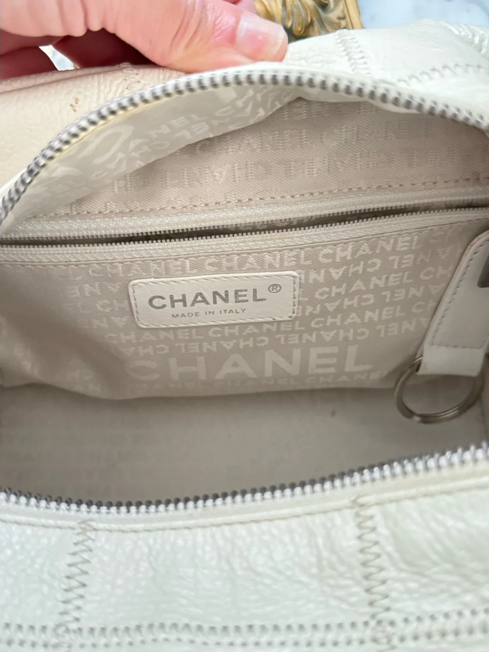 CHANEL Quilted Leather Shoulder Bag