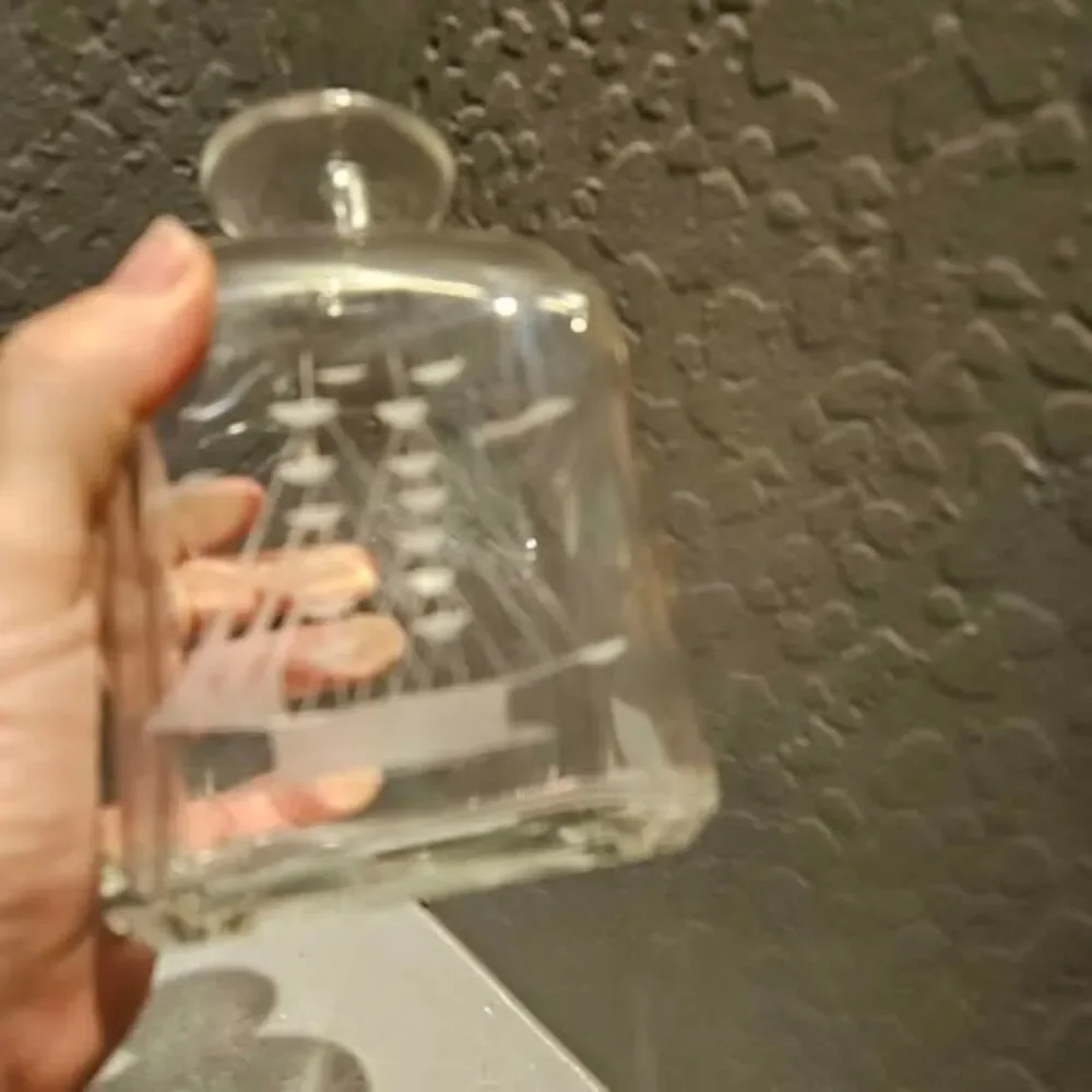 Unbranded vintage clear