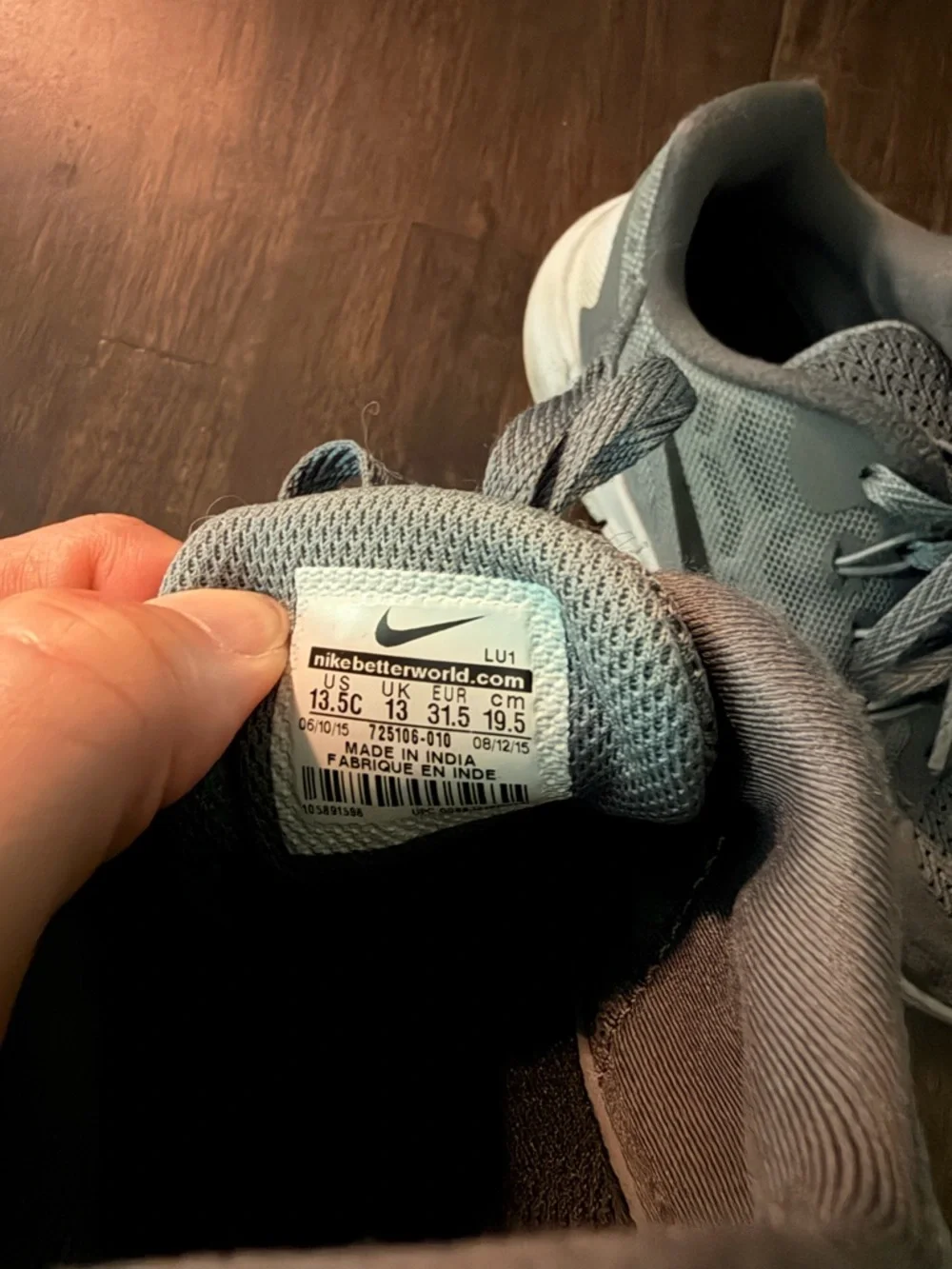 Nike black cushioned comfort