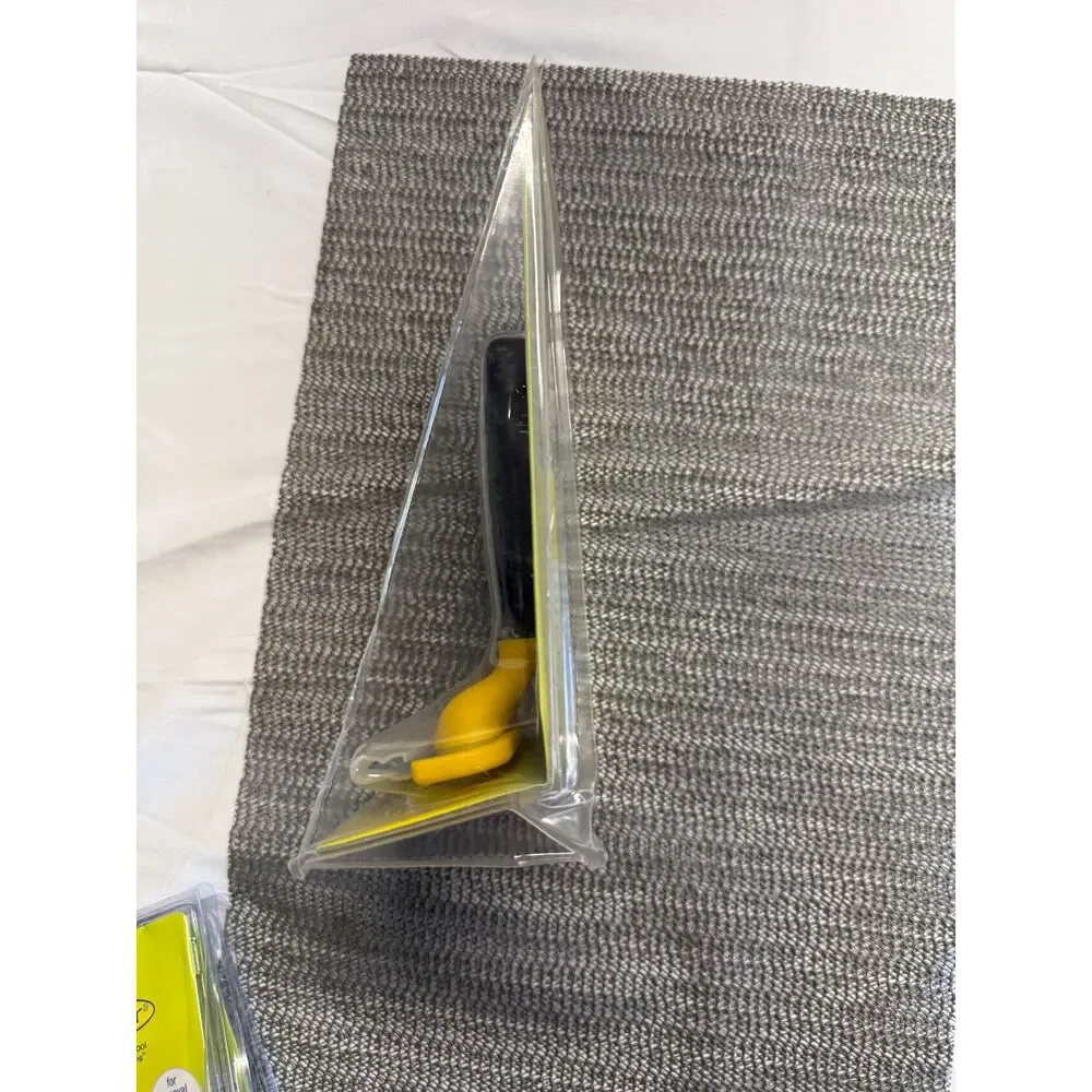 FURminator deshedding tool