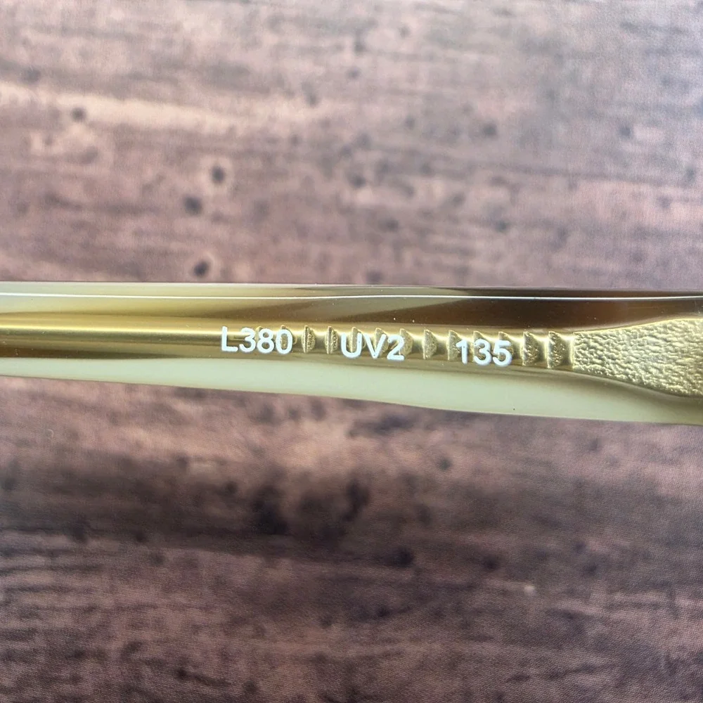 Liz Claiborne liz claiborne