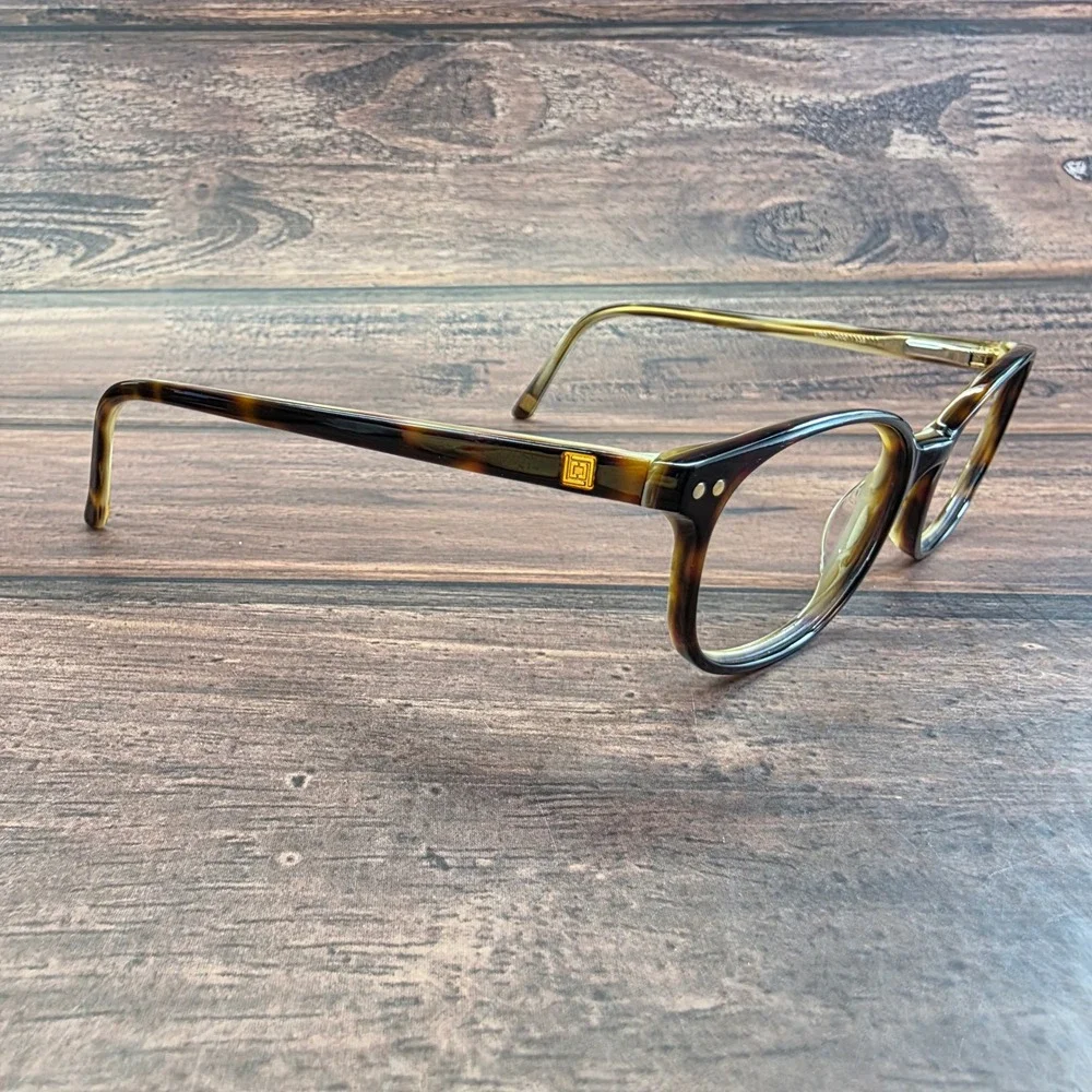 Liz Claiborne liz claiborne