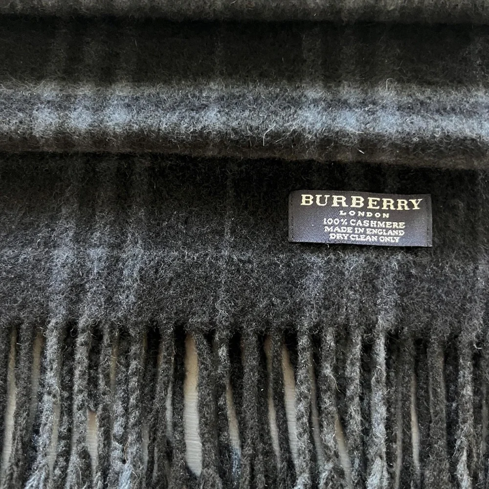 Burberry sophisticated cashmere