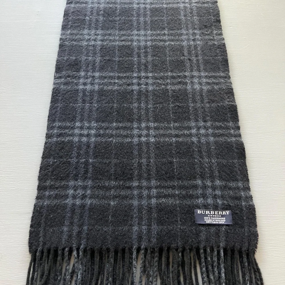 Burberry sophisticated cashmere