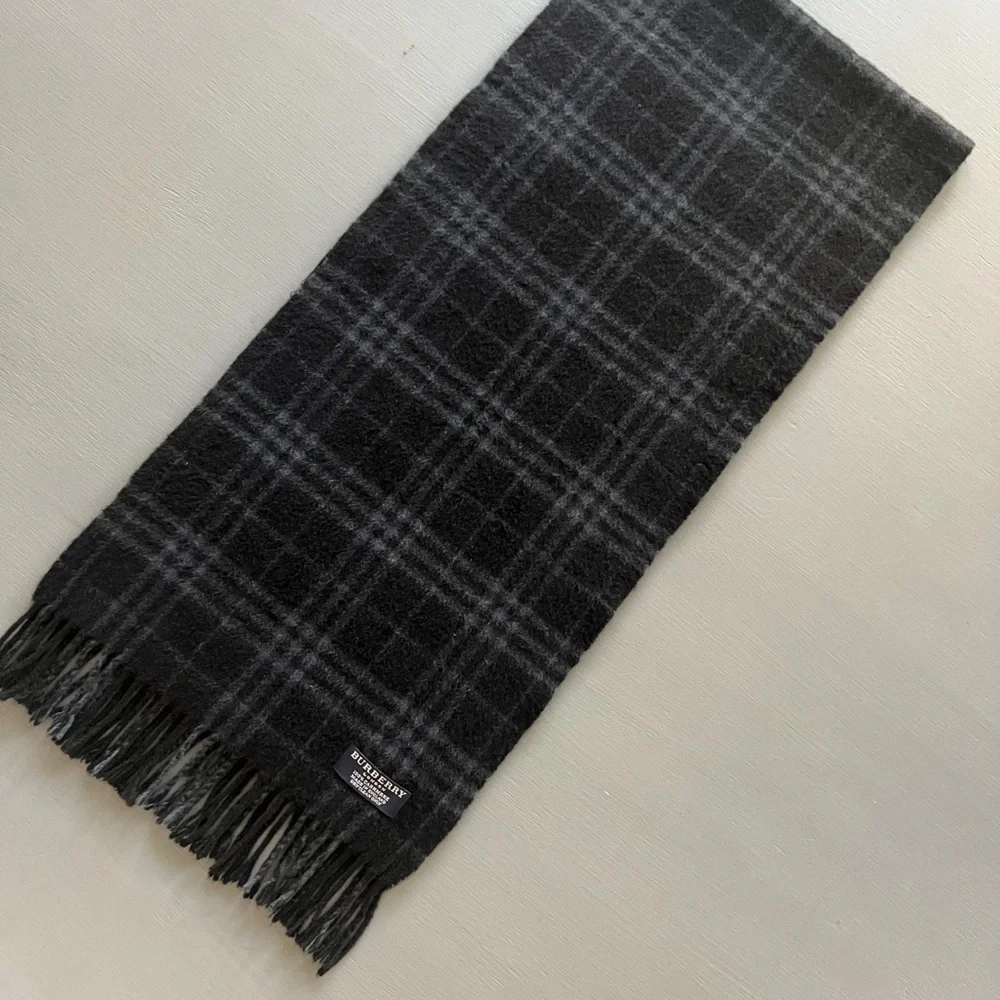 Burberry sophisticated cashmere