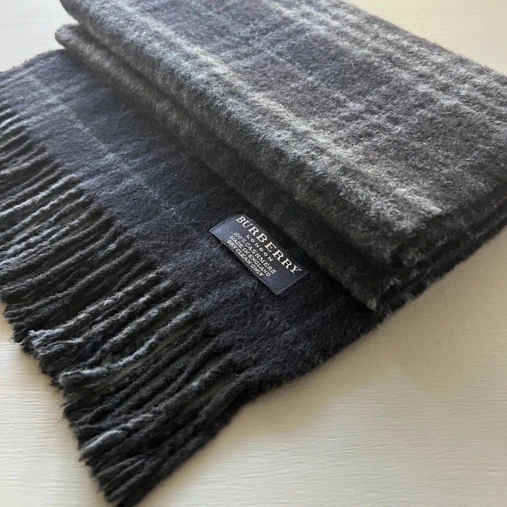 Burberry sophisticated cashmere