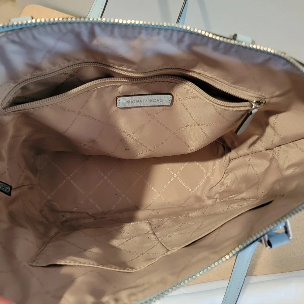 Michael Kors #saffianoleather #designertote kors
