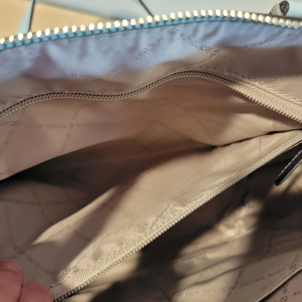 Michael Kors chic style #workbag