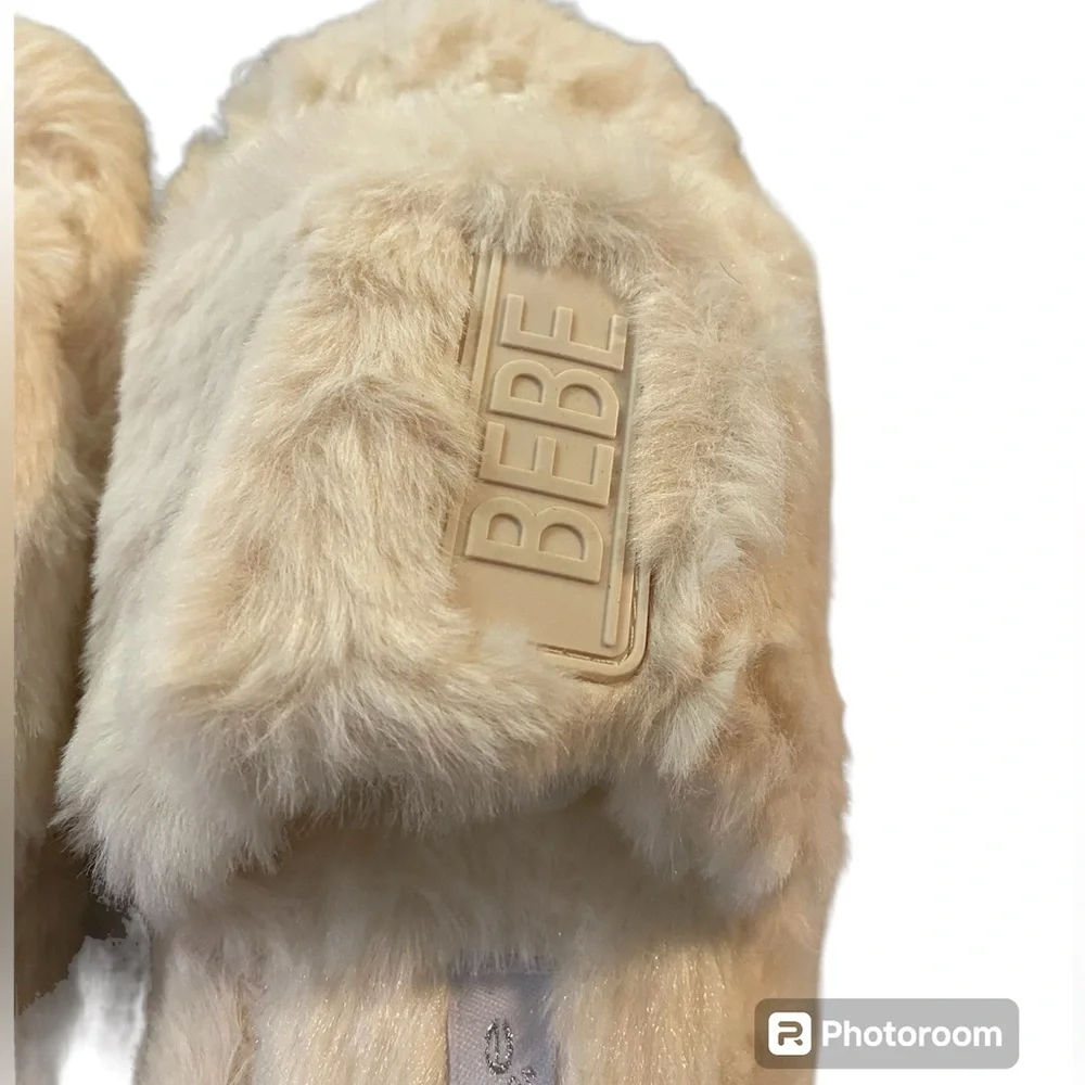 Bebe Girls Cream Faux Fur Slide‎ Slippers Logo Patch Size S 11/12 NEW