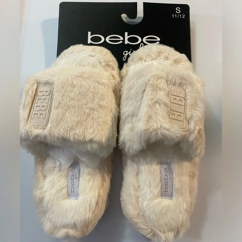 Bebe Girls Cream Faux Fur Slide‎ Slippers Logo Patch Size S 11/12 NEW