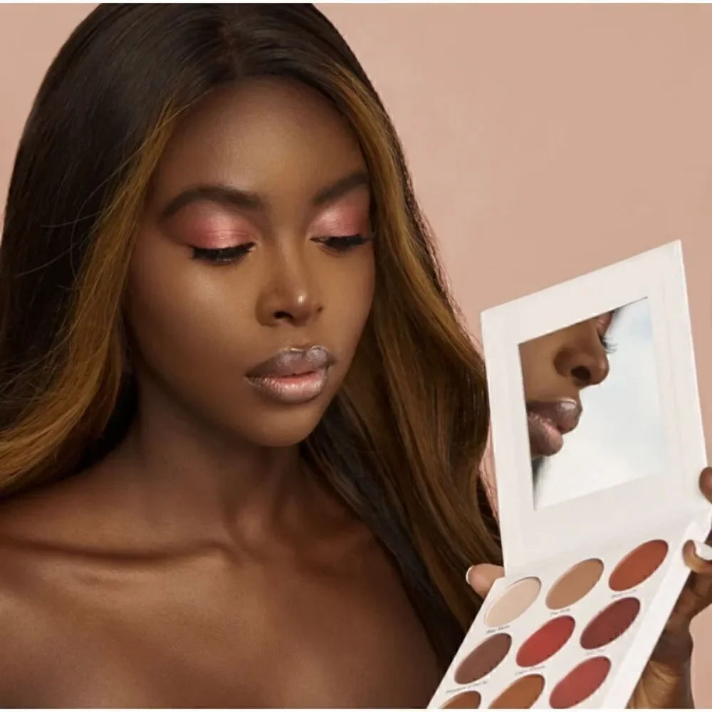 NIB GIVE THEM LALA BEAUTY The Grown Woman Palette
