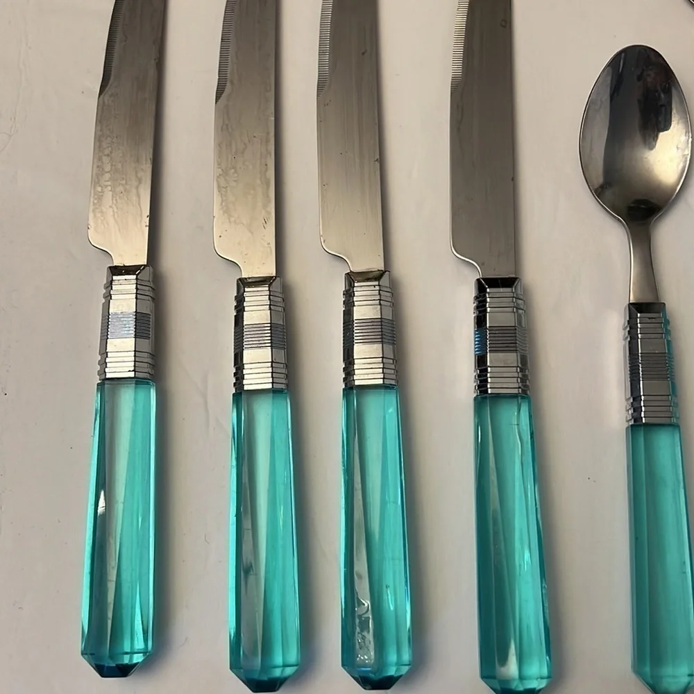 Vintage Jeweled Lucite Handle 5 pc Service for 4 Silverware Flatware 20 pc