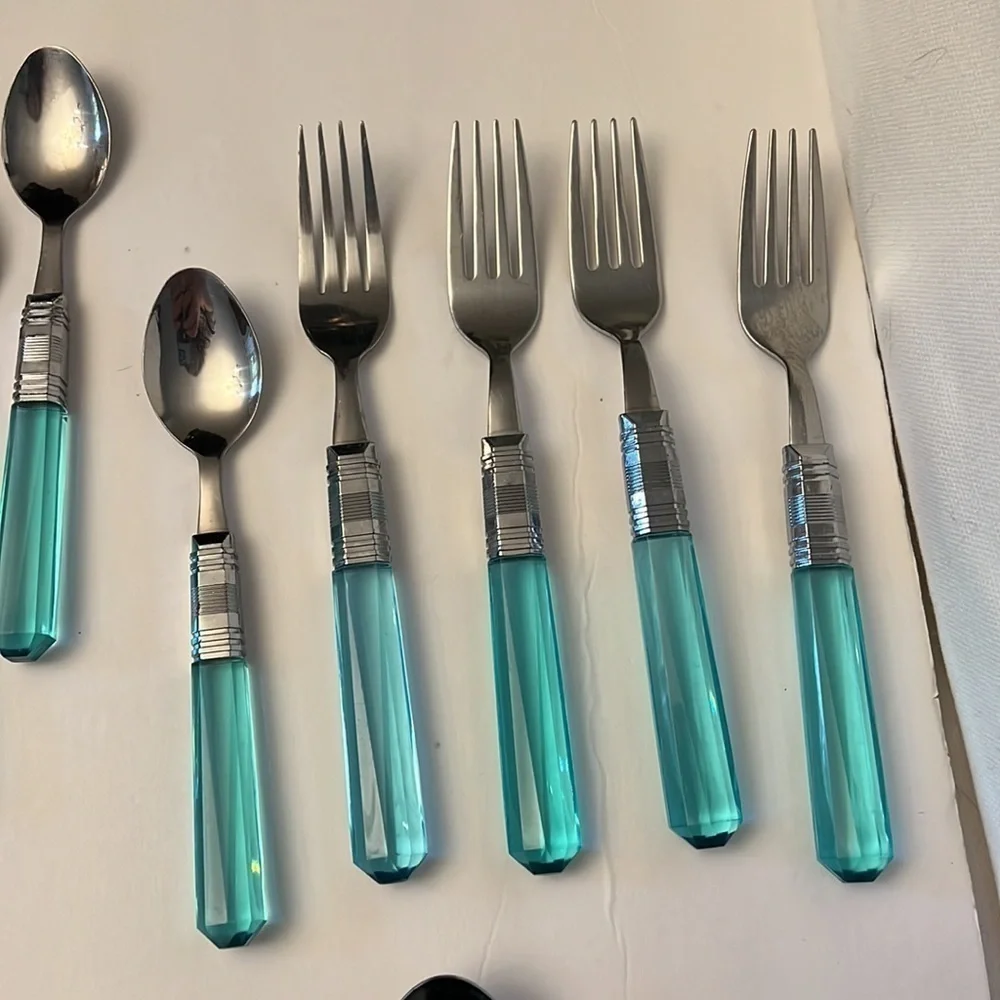 Vintage Jeweled Lucite Handle 5 pc Service for 4 Silverware Flatware 20 pc